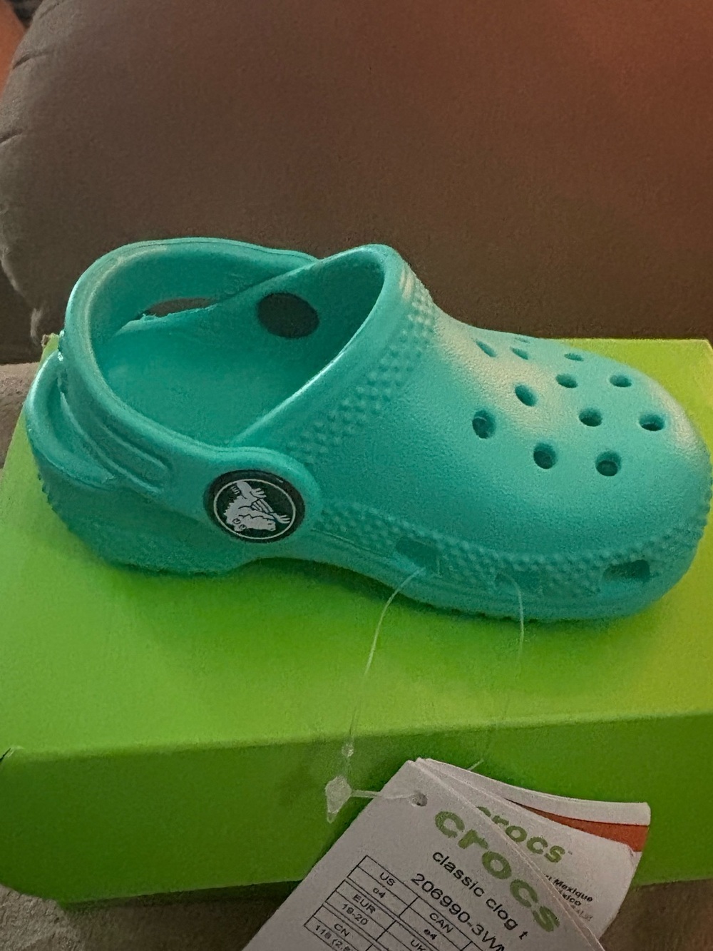 New in box Crocs Kids' Classic Cocs clog in Sz 4 c Kids